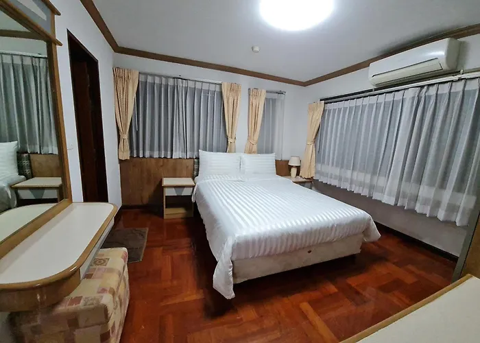Service Thong Lo Ekkamai Prompong * Бангкок